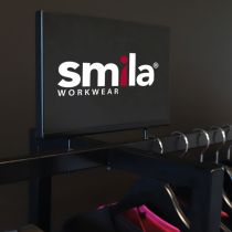 Smila Workwear Garment Display Logo Sign, 1 stk